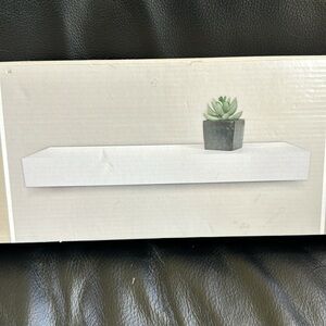 NWT Harbortown white floating block ledge 22”